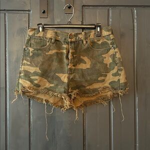 NWOT. Camo cut off shorts.